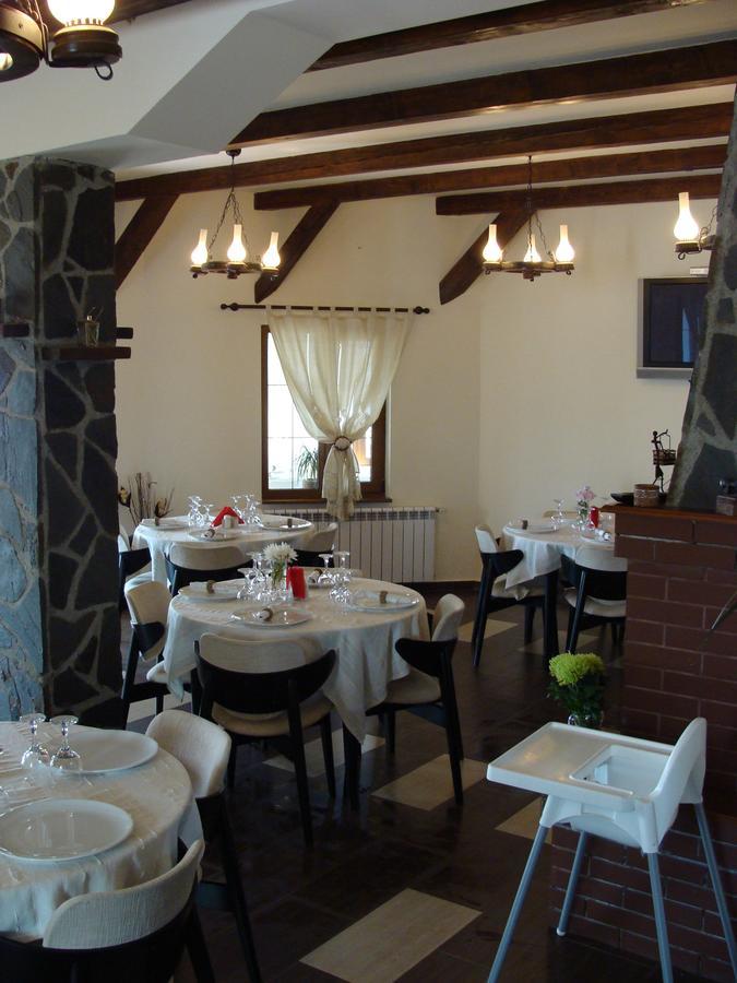 Pensiunea Taverna Bucium Iasi Exteriör bild