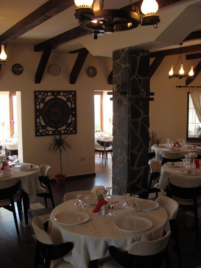 Pensiunea Taverna Bucium Iasi Exteriör bild